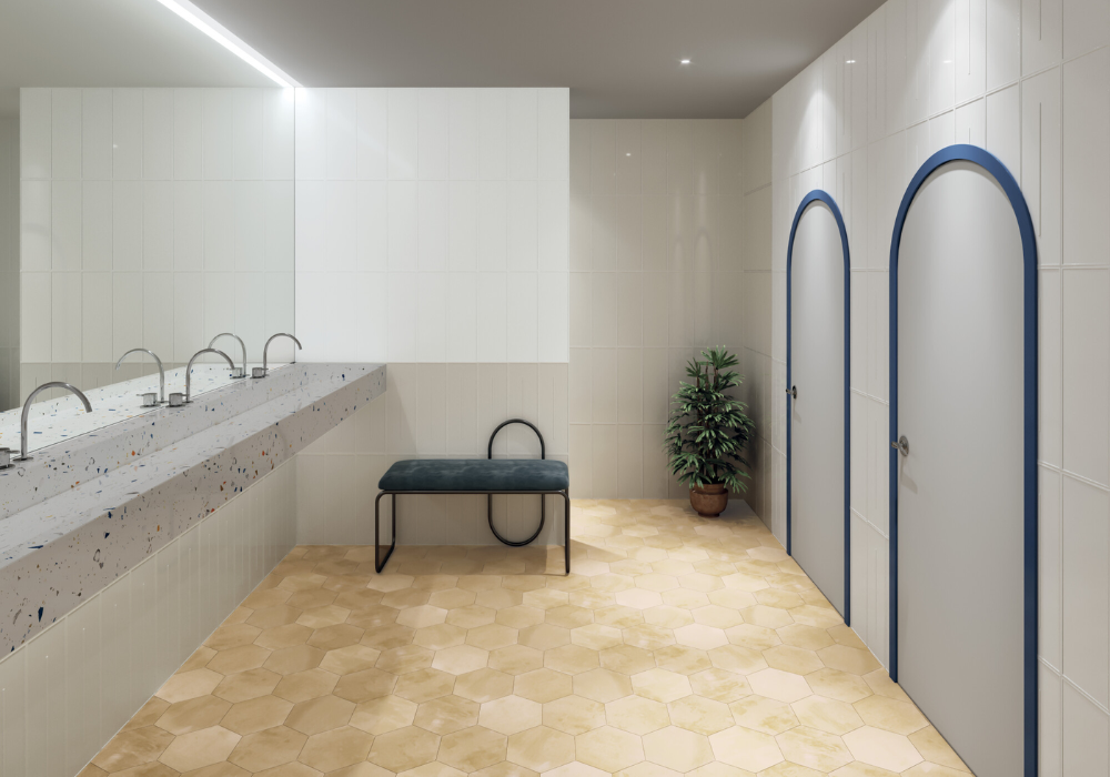Gạch lát nền tông màu nổi bật tạo điểm nhấn cho phòng tắm