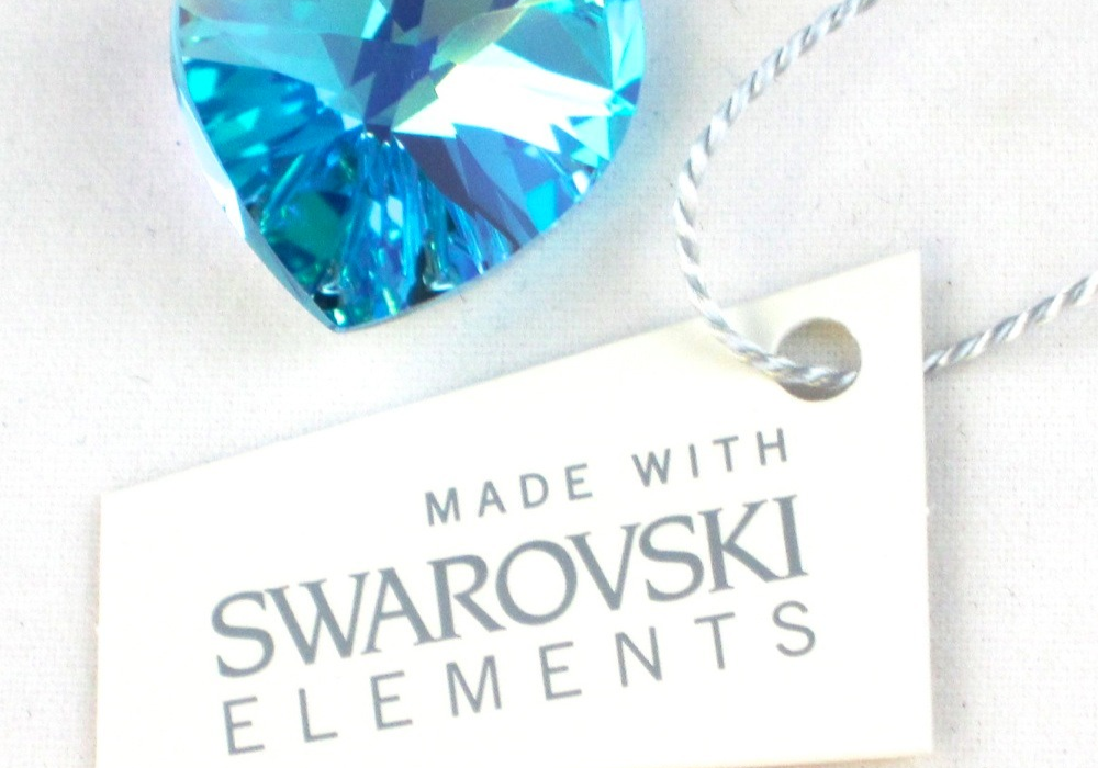 Swarovski Elements là tên thương hiệu của pha lê Swarovski được sử dụng trong ngành thời trang, trang sức và phụ kiện